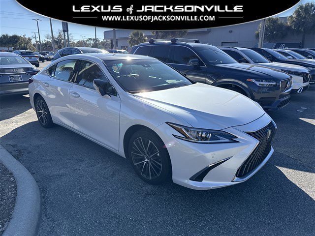 2024 Lexus ES 350's photo