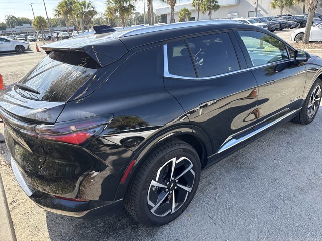 2025 Chevrolet Equinox EV 1LT photo 2