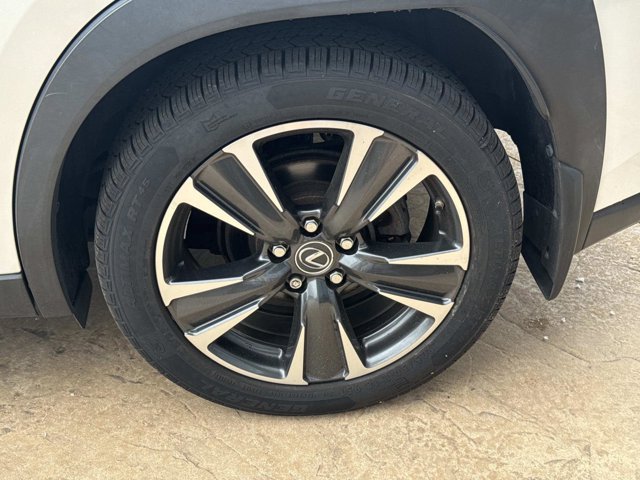 2022 Lexus UX Hybrid 250h - Photo 22