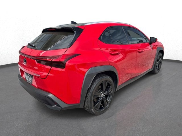 View vehicle photo 3