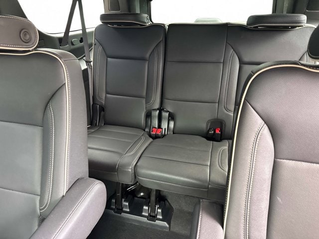 2025 Chevrolet Suburban Premier - Photo 16