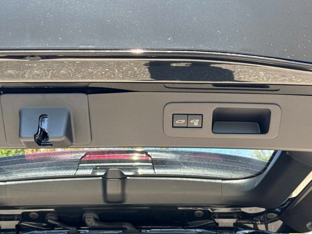2026 Lexus LX 700h F-Sport - Photo 12