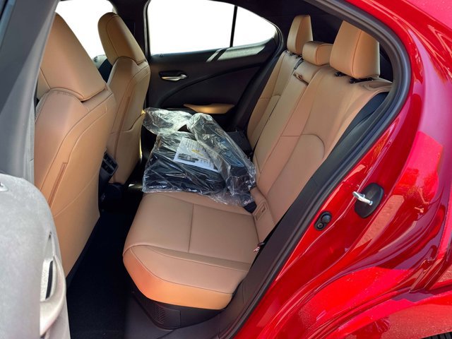 2025 Lexus UX 300h Premium - Photo 14