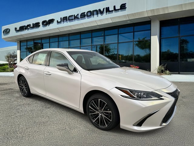 2025 Lexus ES 350's photo