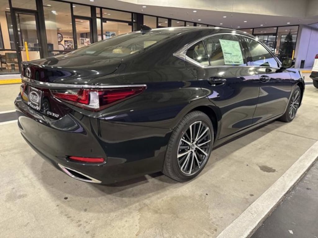 New 2025 Lexus ES 350 SEDAN