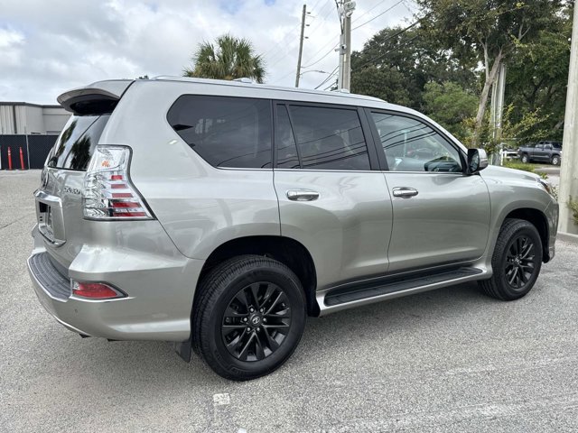 2023 Lexus GX 460 Premium photo 2