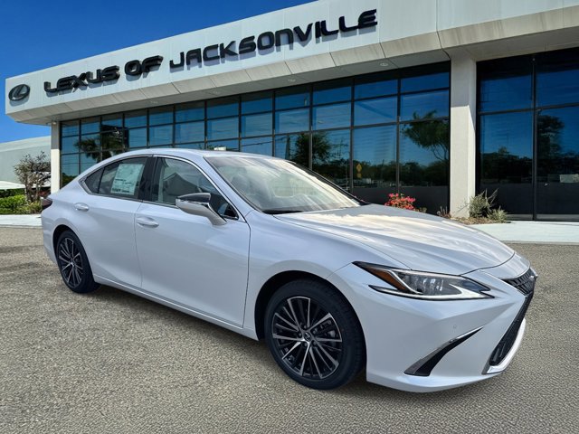2025 Lexus ES 350's photo