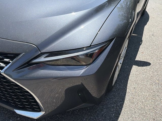 2024 Lexus IS 300 - Photo 9