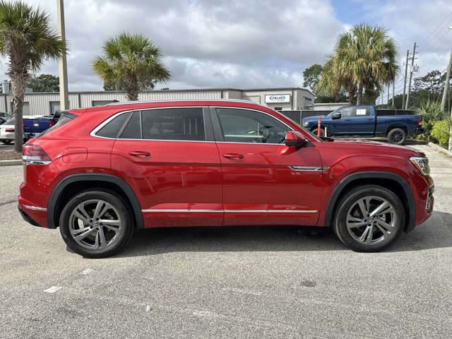 2024 Volkswagen Atlas Cross Sport SEL R-Line photo 2