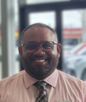 Staff member Alex York from ID_ecf988dd8017