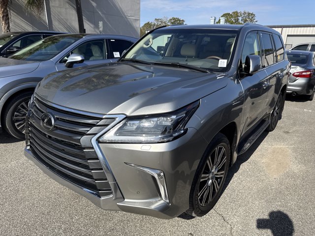 2020 Lexus LX 570 photo 2
