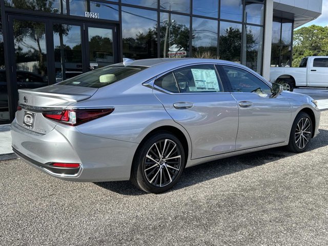 2025 Lexus ES 300h Premium photo 3