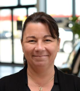 Staff member Paula Clemons from ID_8092f22e8708