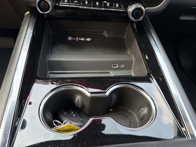 2025 Chevrolet Suburban Premier - Photo 26