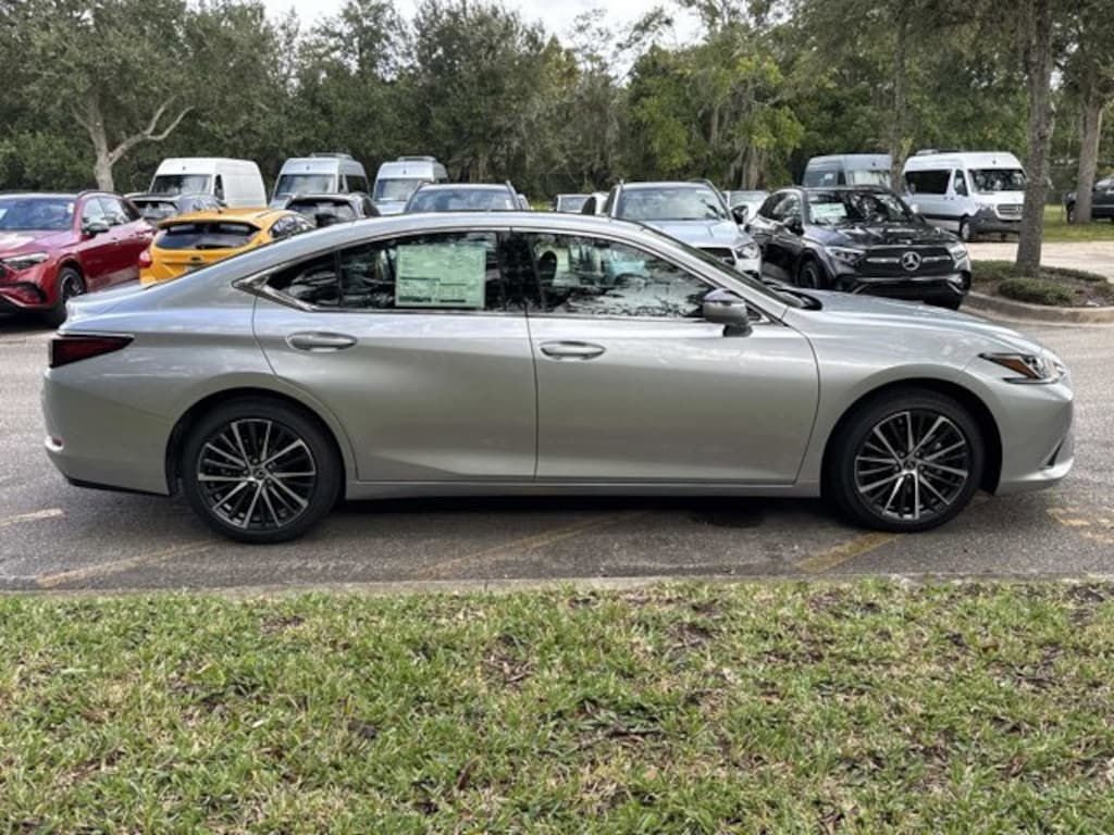 New 2025 Lexus ES 350 SEDAN