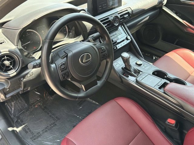 2024 Lexus IS 300 - Photo 31