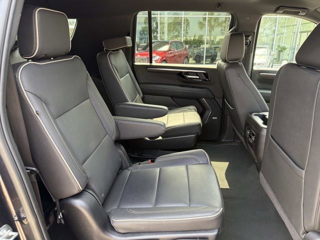 2025 Chevrolet Suburban Premier - Photo 16