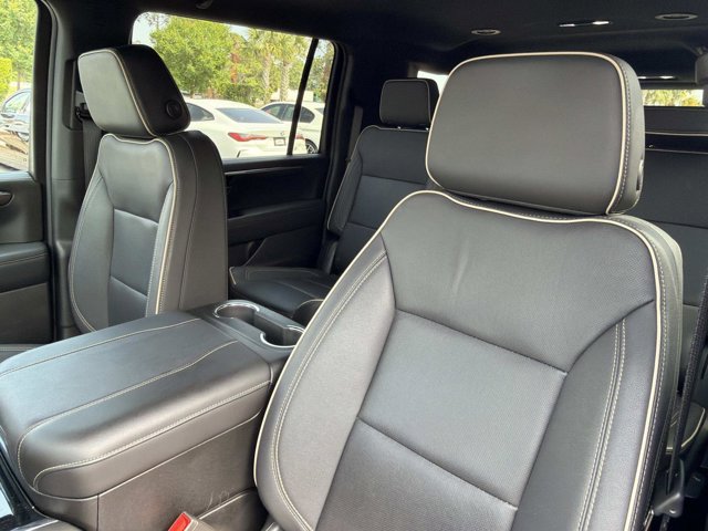 2025 Chevrolet Suburban Premier - Photo 9