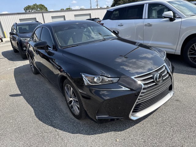 2020 Lexus IS 300 photo 2
