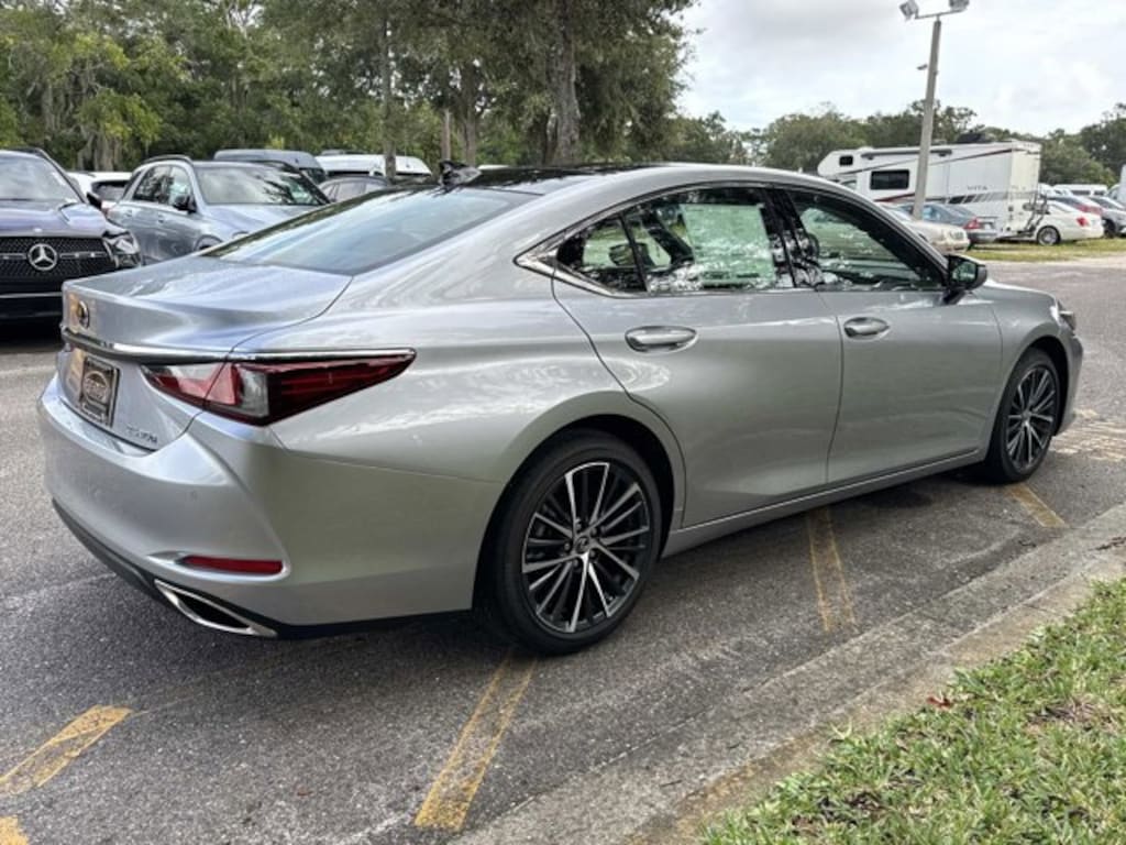 New 2025 Lexus ES 350 SEDAN