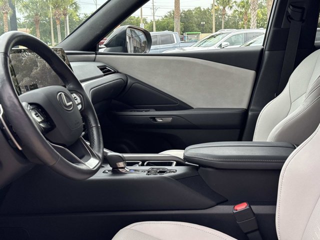 2025 Lexus TX Premium - Photo 14