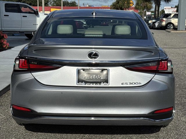 2025 Lexus ES 300h Premium photo 4