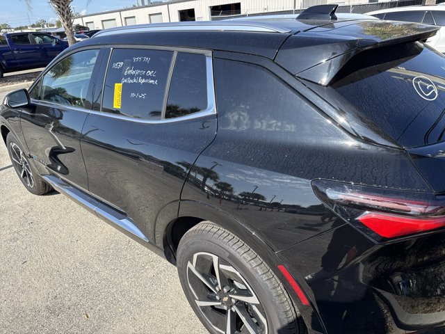 2025 Chevrolet Equinox EV 1LT photo 3