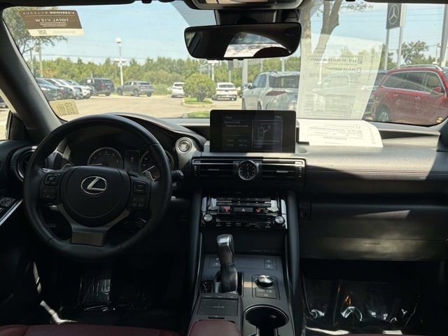 2024 Lexus IS 300 - Photo 13