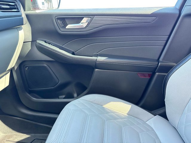 2024 Ford Escape Platinum - Photo 24