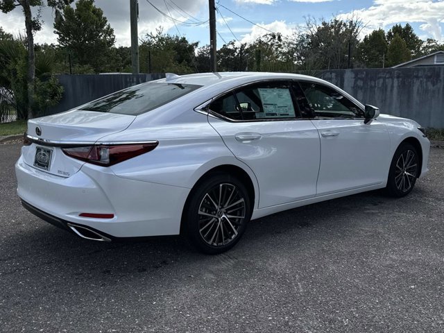 2025 Lexus ES 350 photo 3