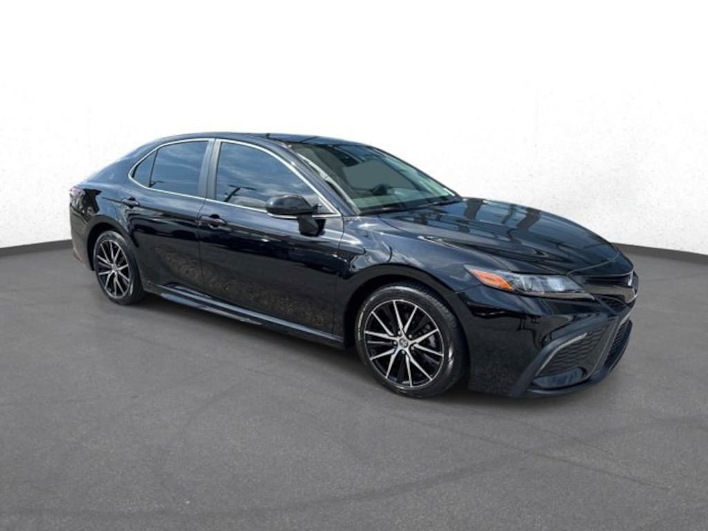 Used 2024 Toyota Camry SE