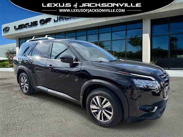 2022 Nissan Pathfinder SL's photo