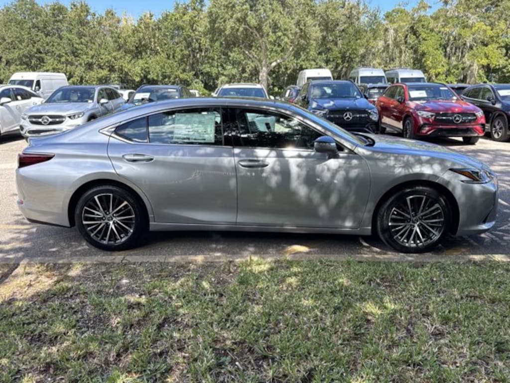 New 2025 Lexus ES 350 SEDAN