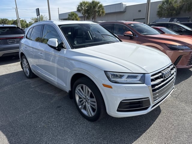 2019 Audi Q5 2.0T quattro S tronic Premium Plus's photo