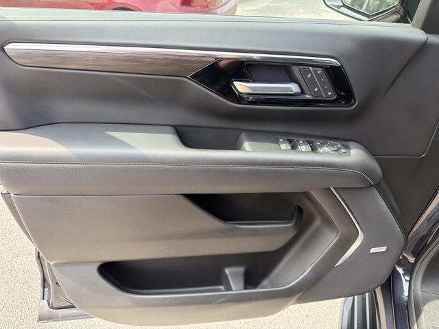 2025 Chevrolet Suburban Premier - Photo 6