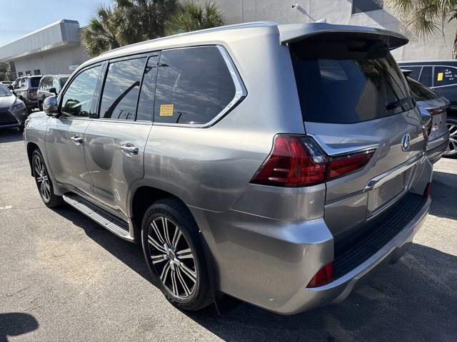 2020 Lexus LX 570 photo 3