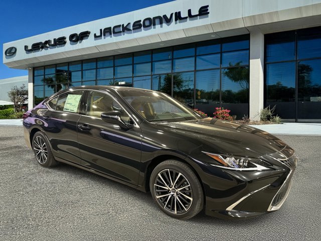 2025 Lexus ES 350's photo