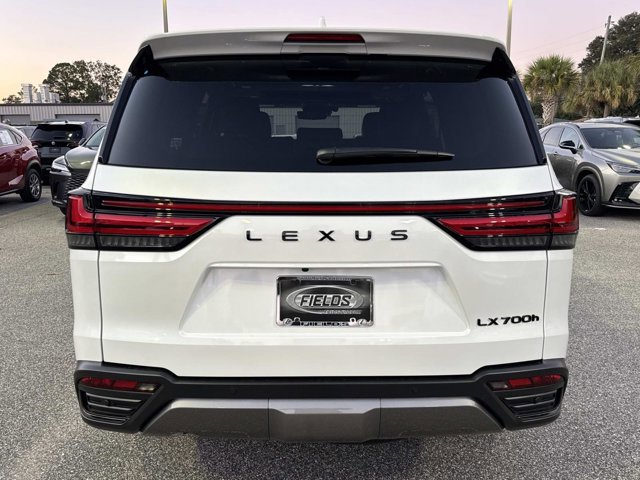 2025 Lexus LX Luxury photo 4