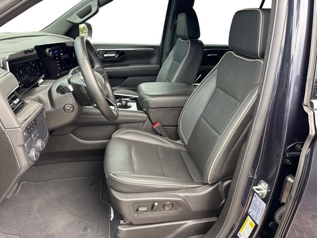 2025 Chevrolet Suburban Premier - Photo 22