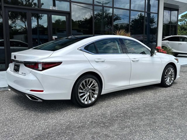 2020 Lexus ES 350 Ultra Luxury photo 2