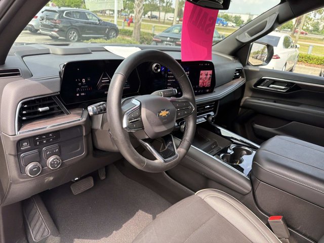 2025 Chevrolet Suburban Premier - Photo 10
