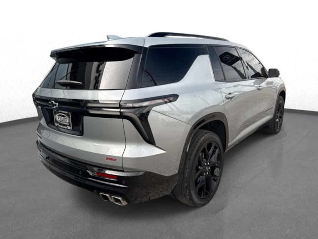 Used 2025 Chevrolet Traverse FWD RS