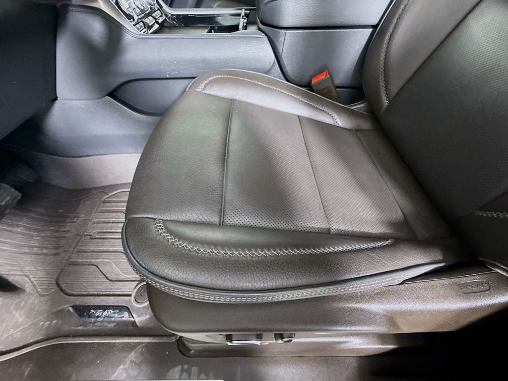 2024 GMC Yukon Denali - Photo 20