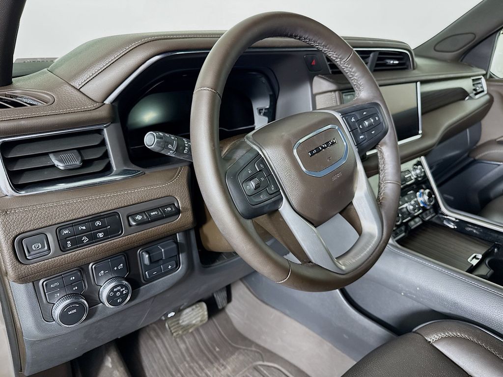2024 GMC Yukon Denali - Photo 9