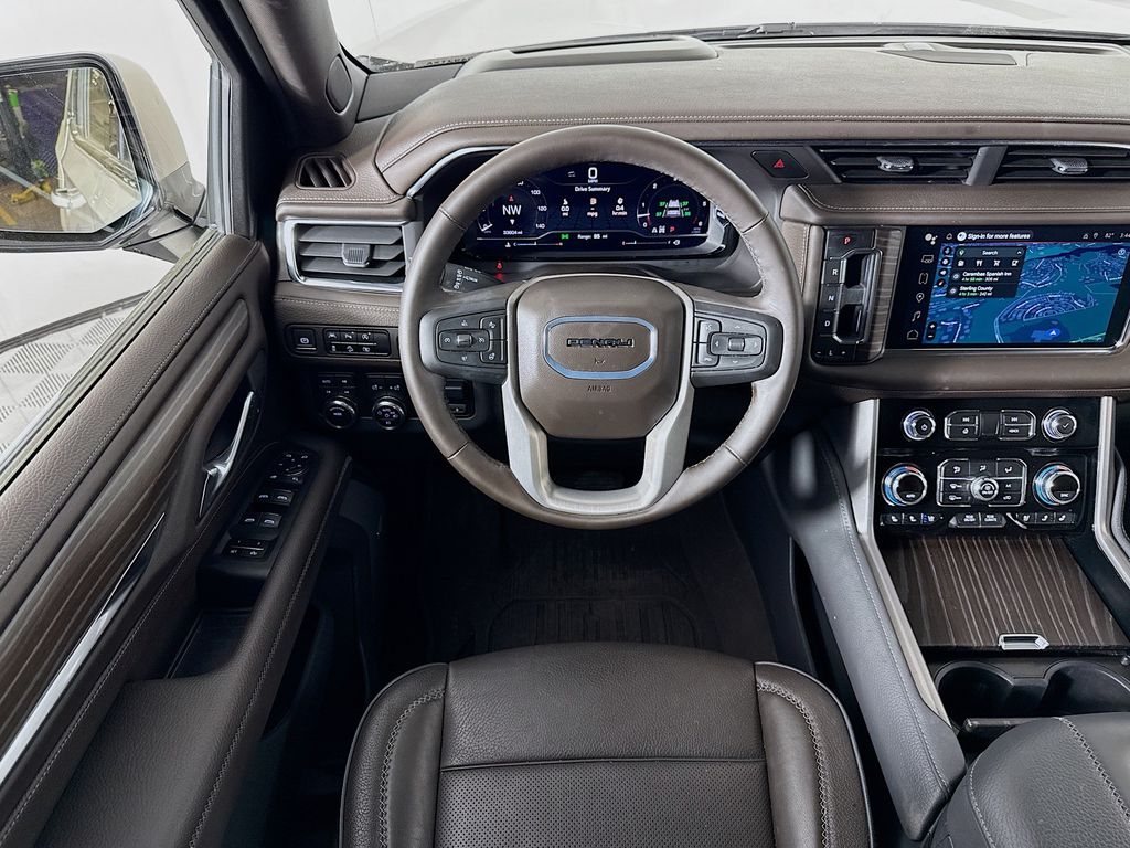 2024 GMC Yukon Denali - Photo 23