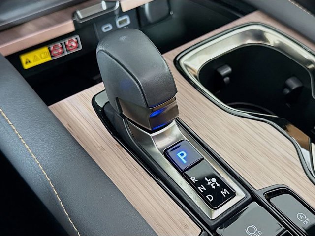 2025 Lexus RX 350 - Photo 17