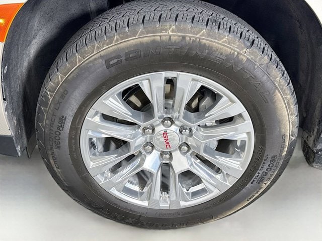 2024 GMC Yukon Denali - Photo 32