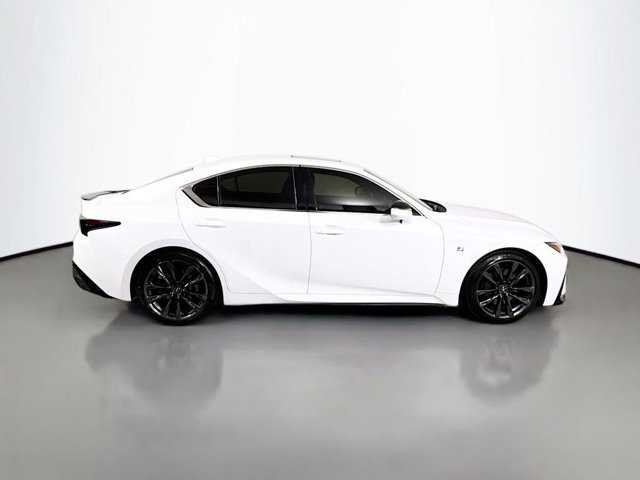 2023 Lexus IS 350 F SPORT photo 4