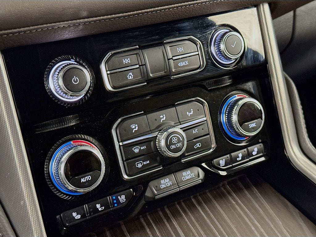 2024 GMC Yukon Denali - Photo 16