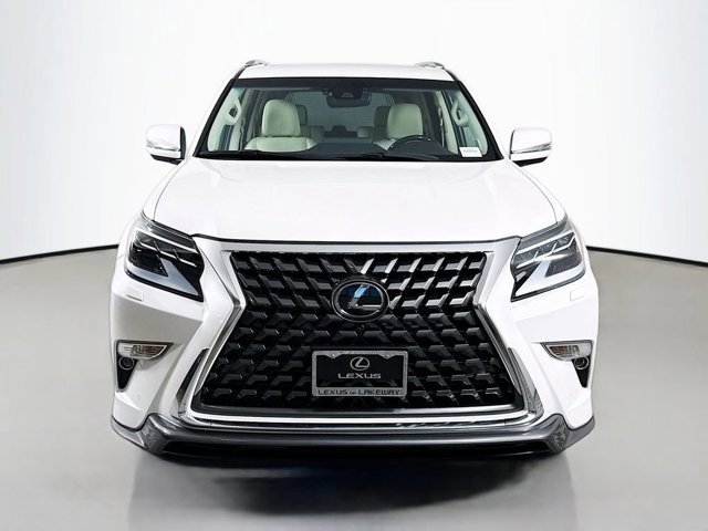 2023 Lexus GX 460 Luxury photo 2